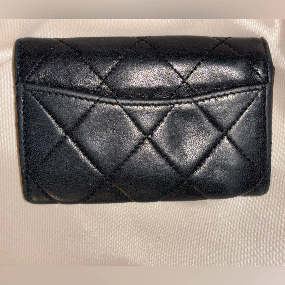CHANEL Calfskin Black Soft Quilted Leather Key Case - Very good condition - Picture 3 of 14